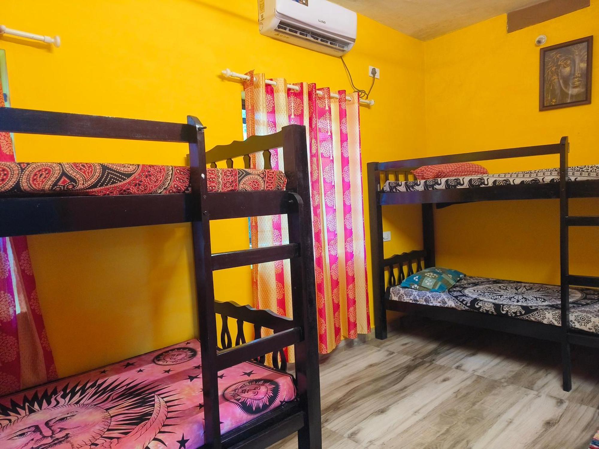 Peace And Homestay *
